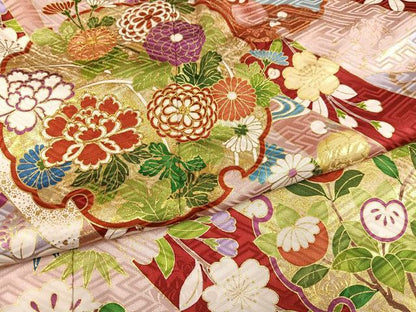 平和屋着物●豪華振袖　駒刺繍　雪輪草花文　金彩　ロング丈　正絹　逸品　AABM5057ph