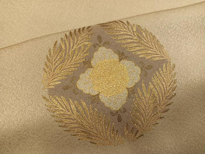 平和屋着物●訪問着　黄金繭　駒刺繍　草花文　金彩　正絹　逸品　AABM5193ph