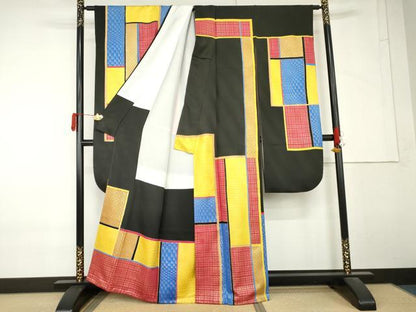 平和屋着物●希少　GIVENCHY　ジバンシー　振袖　幾何学格子　黒地　金彩　正絹　逸品　AABM5461cs