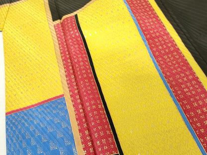 平和屋着物●希少　GIVENCHY　ジバンシー　振袖　幾何学格子　黒地　金彩　正絹　逸品　AABM5461cs