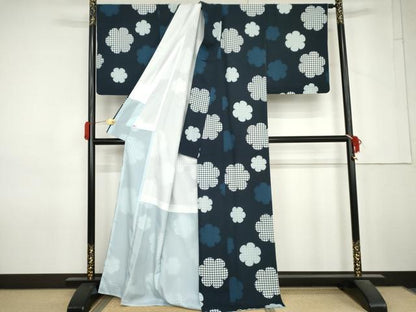 平和屋着物●小紋　千鳥格子舞花文　やまと誂製　洗える着物　AABM5529cs