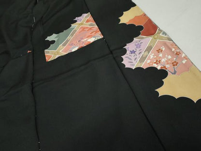 平和屋着物●豪華黒留袖　駒刺繍　格子草花文　金糸　金彩　浜ちりめん　仮絵羽　正絹　逸品　未使用　AABM5543cs