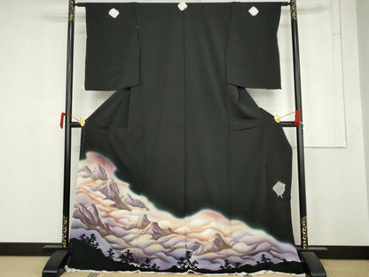 平和屋着物●豪華黒留袖　作家物　樹林シルエット　暈し染め　金彩　仮絵羽　正絹　逸品　未使用　AABM5545cs