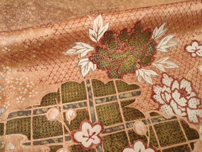 平和屋着物●中国三大刺繍　スワトウ刺繍　汕頭刺繍　訪問着　雲重ね花文　暈し染め　金銀彩　正絹　逸品　AABM5723ck