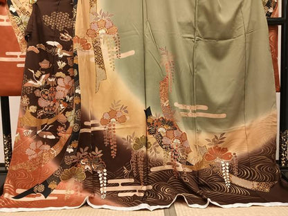 平和屋着物●豪華振袖　駒刺繍　飛鶴草花宝尽くし　暈し染め　金彩　仮絵羽　逸品　未使用　AABM6206ph