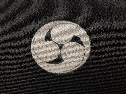 平和屋着物●人間国宝・羽田登喜男 　黒留袖　松　金彩　正絹　逸品　AABM6246ph