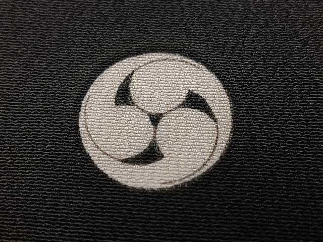 平和屋着物●人間国宝・羽田登喜男 　黒留袖　松　金彩　正絹　逸品　AABM6246ph