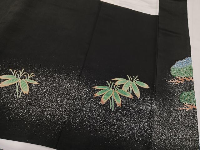 平和屋着物●人間国宝・羽田登喜男 　黒留袖　松　金彩　正絹　逸品　AABM6246ph
