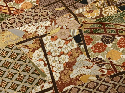 平和屋着物●豪華黒留袖　駒刺繍　誰が袖花文　金彩　正絹　逸品　AABM6247ph