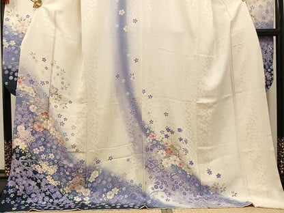 平和屋着物●豪華振袖　駒刺繍　舞花文　暈し染め　ロング丈　正絹　逸品　AABM6288ph