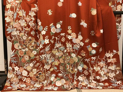 平和屋着物●豪華振袖　駒刺繍　草花文　金彩　ロング丈　正絹　逸品　AABM6296ph
