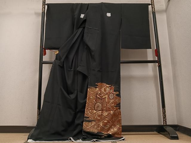 平和屋着物●豪華黒留袖　作家物　御所車雪輪飛鶴草花文　金彩　仮絵羽　正絹　逸品　未使用　AABM6317ph