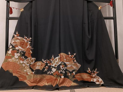 平和屋着物●豪華黒留袖　駒刺繍　地紙雪輪草花文　金彩　仮絵羽　正絹　逸品　未使用　AABM6320ph