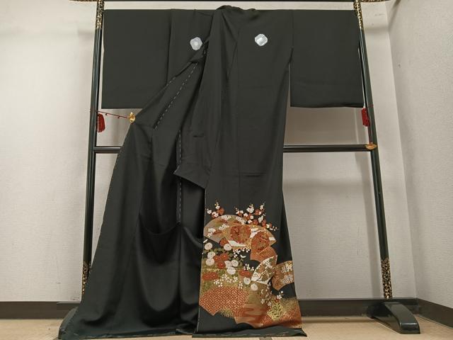 平和屋着物●豪華黒留袖　駒刺繍　地紙雪輪草花文　金彩　仮絵羽　正絹　逸品　未使用　AABM6320ph
