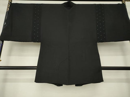 平和屋着物●男性　長羽織　羽裏：うさぎ　黒地　キングサイズ　正絹　逸品　AABM6669ck