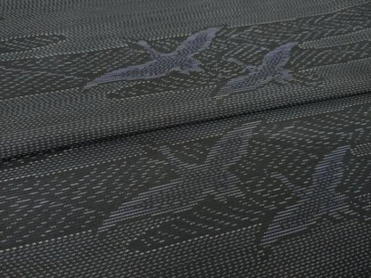 平和屋着物●本場大島紬　エ霞み飛鶴文　正絹　逸品　AABM7047ck