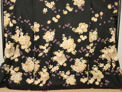平和屋着物●豪華振袖　駒刺繍　舞桜　黒地　ロング丈　正絹　逸品　AABM7096ck