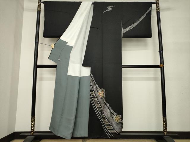 平和屋着物●訪問着　絞り　駒刺繍　舞花文　黒地　金彩　さが美扱い　正絹　逸品　AABM7118ck