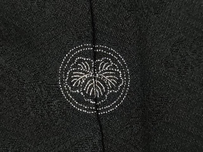 平和屋着物●訪問着　絞り　駒刺繍　舞花文　黒地　金彩　さが美扱い　正絹　逸品　AABM7118ck