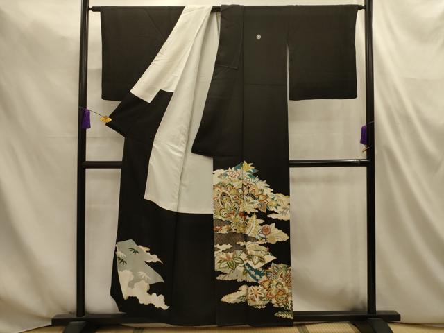 平和屋着物■豪華黒留袖　駒刺繍　雲取更紗花文　金彩　正絹　逸品　AABM7495sx