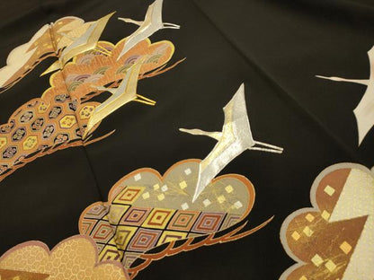 平和屋着物■豪華黒留袖　駒刺繍　飛鶴吉祥松文　金彩　正絹　逸品　AABM7506sx