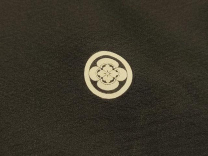 平和屋着物■豪華黒留袖　駒刺繍　飛鶴吉祥松文　金彩　正絹　逸品　AABM7506sx