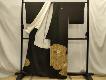平和屋着物■豪華黒留袖　駒刺繍　雲取花車文　金彩　正絹　逸品　AABM7627sx