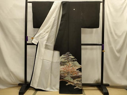 平和屋着物■豪華黒留袖　駒刺繍　流水鴛鴦風景文　金彩　正絹　逸品　AABM7704sx