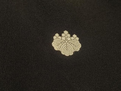 平和屋着物■豪華黒留袖　駒刺繍　双鶴菱文　金彩　正絹　逸品　AABM7706sx