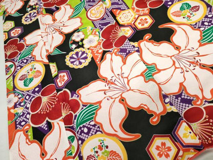 平和屋着物●小振袖　二尺袖　吉祥花丸文　黒地　金彩　洗える着物　AABM8012cs