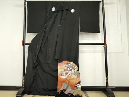 平和屋着物●豪華黒留袖　駒刺繍　扇面花鳥文　金彩　仮絵羽　正絹　逸品　未使用　AABM8044cs