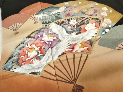 平和屋着物●豪華黒留袖　駒刺繍　扇面花鳥文　金彩　仮絵羽　正絹　逸品　未使用　AABM8044cs