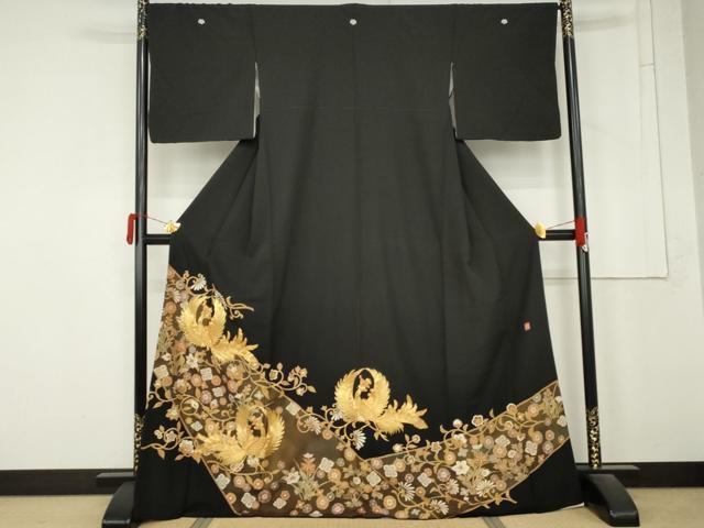 平和屋着物●豪華黒留袖　作家物　駒刺繍　鳳凰更紗花文　金彩　正絹　逸品　AABM8085cs