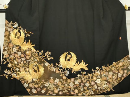 平和屋着物●豪華黒留袖　作家物　駒刺繍　鳳凰更紗花文　金彩　正絹　逸品　AABM8085cs