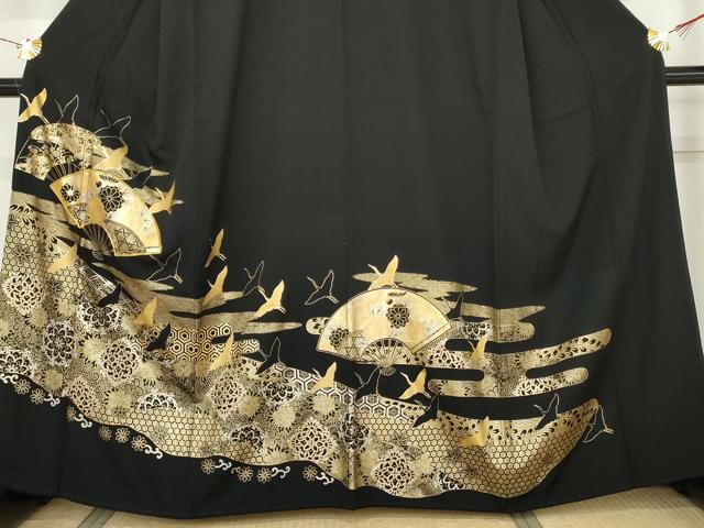 平和屋着物●豪華黒留袖　駒刺繍　扇面飛鶴文　金彩　正絹　逸品　AABM8093cs