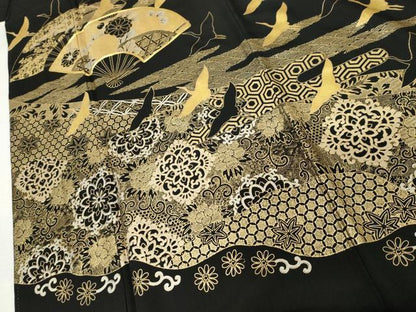 平和屋着物●豪華黒留袖　駒刺繍　扇面飛鶴文　金彩　正絹　逸品　AABM8093cs