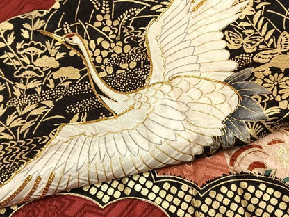 平和屋着物●豪華振袖　駒刺繍　雲取り飛鶴梅文　金彩　正絹　逸品　AABM8449fy