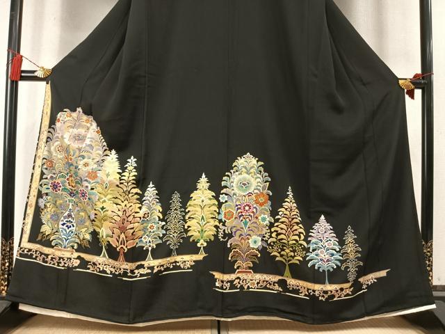平和屋着物●創業460年・千總  豪華黒留袖　駒刺繍　草花文　金彩　正絹　逸品　AABM8477fy