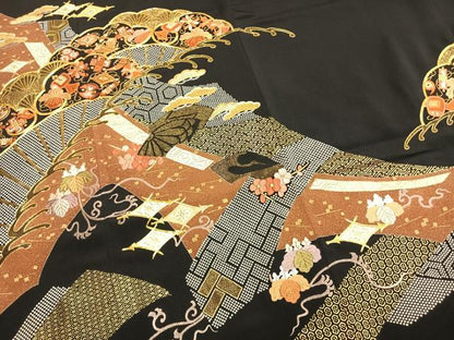 平和屋着物●創業460年・千總　黒留袖　駒刺繍　宝尽くし松花文　金糸　金彩　大丸扱い　正絹　逸品　AABM8497fy