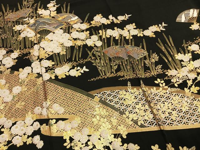平和屋着物●豪華黒留袖　駒刺繍　扇面飛鶴花文　金彩　やまと誂製　正絹　逸品　AABM8624fy
