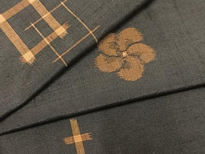 平和屋着物●上質な紬　捻梅文　正絹　逸品　AABM8679fy
