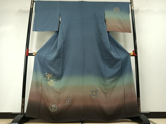 平和屋着物●中国三大刺繍 スワトウ刺繍 汕頭刺繍 相良刺繍 総刺繍 訪問着 吉祥舞蝶花鳥文 暈し染め 金糸 金彩 正絹 逸品 AABM8760fy