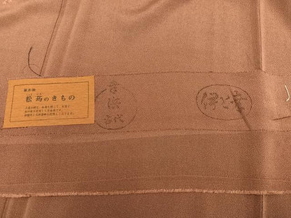 平和屋着物●上質な色無地　草木染　刺繍　伊と幸　ワンポイント　団十郎茶色　金糸　鬼しぼ縮緬　反端付き　正絹　逸品　AABM8780ph