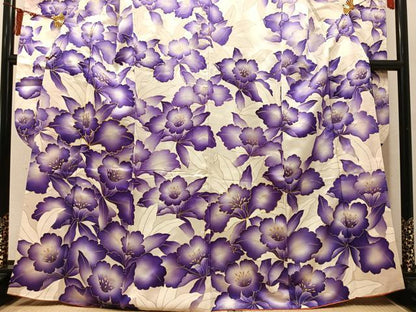平和屋着物●豪華振袖　駒刺繍　花尽くし　金彩　正絹　逸品　AABM8798ph