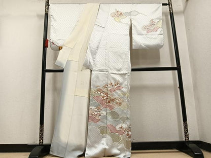 平和屋着物●訪問着　駒刺繍　雲重ね草花文　金彩　正絹　逸品　AABM8842ph