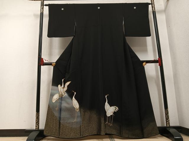 平和屋着物●豪華黒留袖　駒刺繍　群れ鶴文　暈し染め　金通し地　正絹　逸品　AABM8868ph