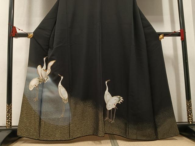 平和屋着物●豪華黒留袖　駒刺繍　群れ鶴文　暈し染め　金通し地　正絹　逸品　AABM8868ph