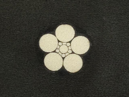 平和屋着物■豪華黒留袖　駒刺繍　草花文　雉　金銀糸　金彩　正絹　逸品　AABM9342st
