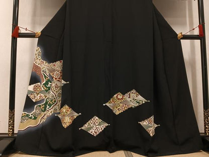 平和屋着物●豪華黒留袖　駒刺繍　花唐草文　暈し染め　金彩　正絹　逸品　AABN0436ph