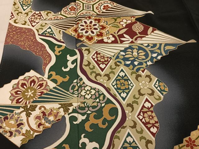 平和屋着物●豪華黒留袖　駒刺繍　花唐草文　暈し染め　金彩　正絹　逸品　AABN0436ph